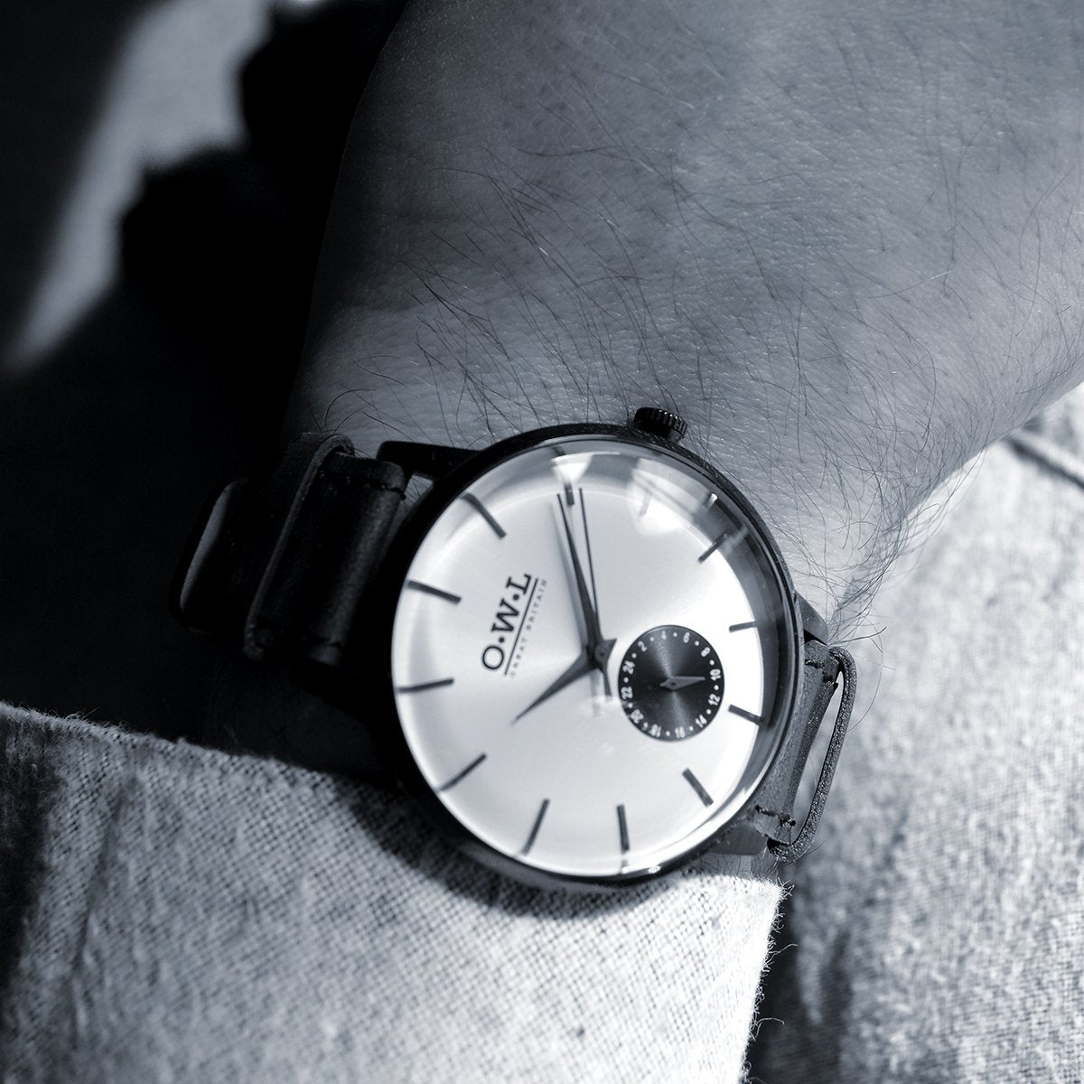 FILTON GENTLEMAN'S BLACK LEATHER STRAP WATCH - OWL watches